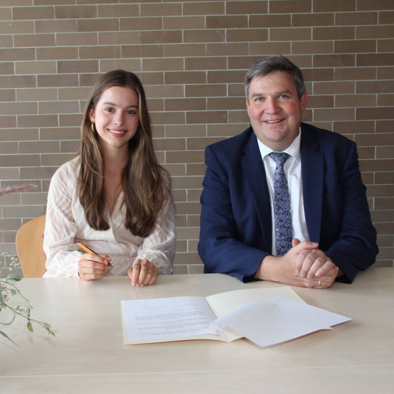 Erstes Medizinstipendium des Landkreises Dillingen verge-ben